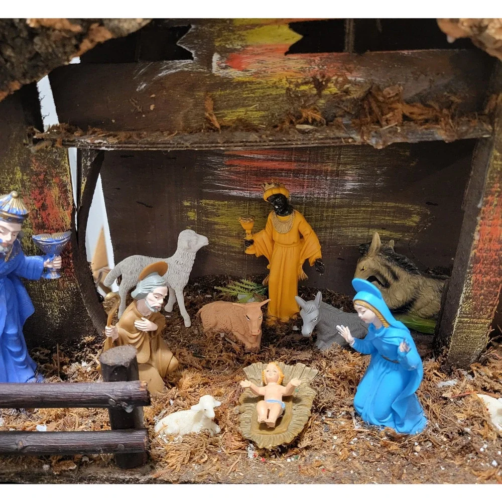 VTG Nativity Creche Stable w/Light Figures Made with Tree Bark Moss Italy Rustic